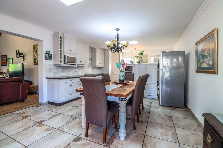 4 Bedroom Property for Sale in Kraaibosch Country Estate Western Cape